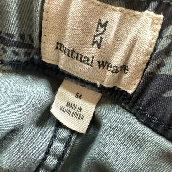 NWT Mutual Weave Big & Tall Chino Board 8” Short Green Hibiscus Print - Size 54 - Picture 4 of 9